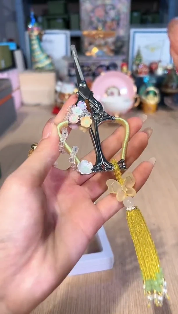 【闪购商品】杯28白盒黄色珍珠茶剪