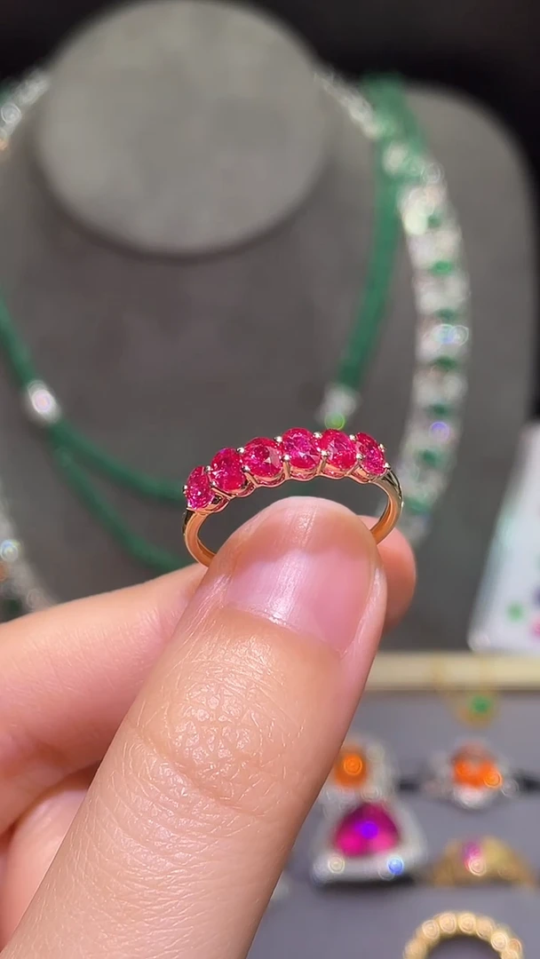 红宝石戒指18K金镶嵌莫桑比克  无烧1.09ct