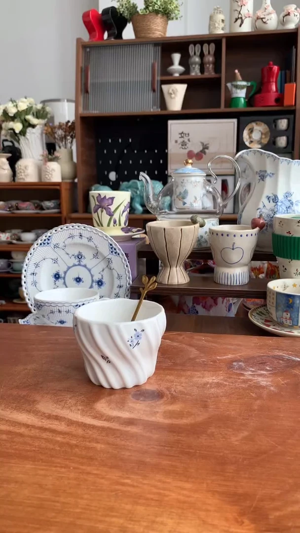 瓷蓝色小碎花手握杯 送勺