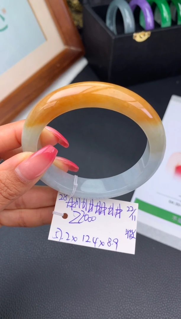 未镶嵌手镯翡翠假一赔三   手镯