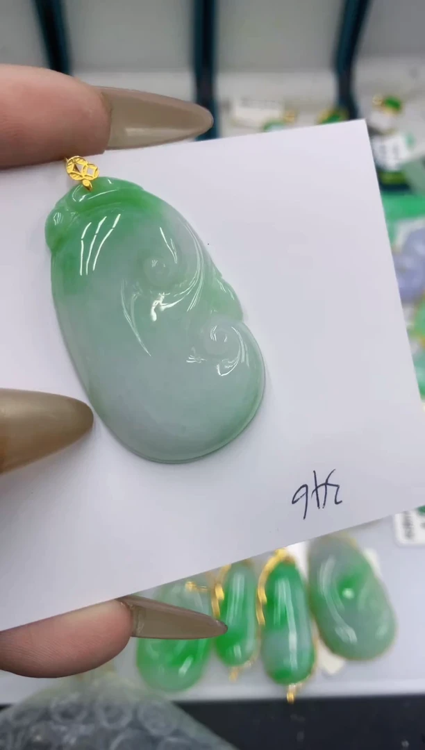 颈饰18K金镶嵌翡翠111111