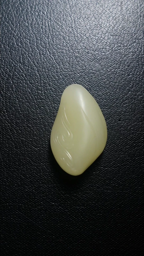 颈饰未镶嵌和田玉风生水起