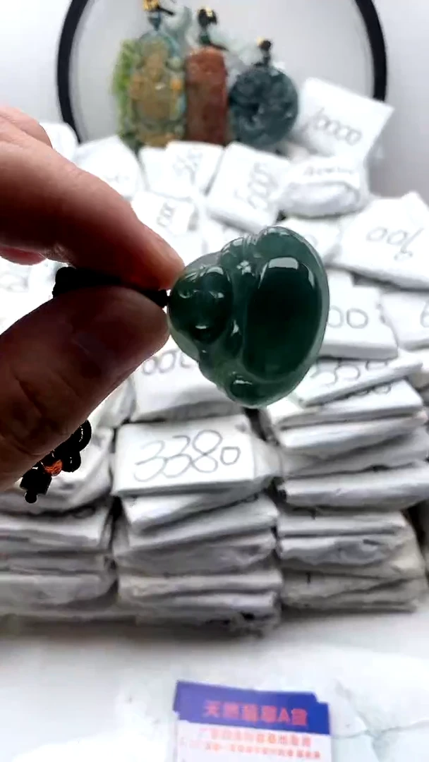 【闪购商品】翡翠颈饰未镶嵌佛公