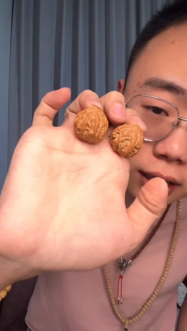 【闪购商品】文玩核桃吊坠小秋子一对（小手捻）