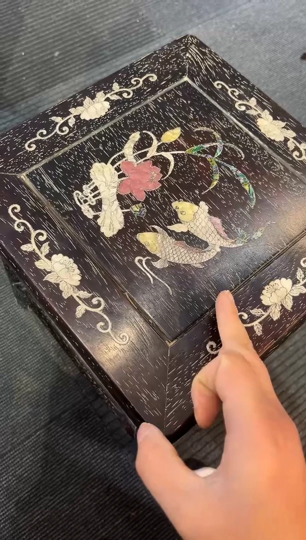 檀香紫檀（小叶紫檀）用****4镶嵌荷花鱼富贵凳