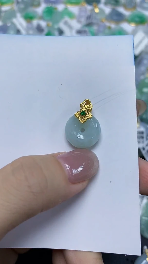 翡翠未镶嵌颈饰天然缅甸翡翠A货