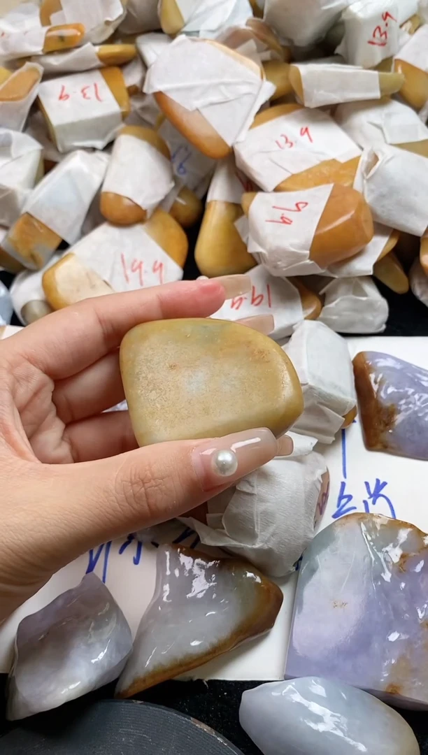 翡翠裸石翡翠挂件裸石