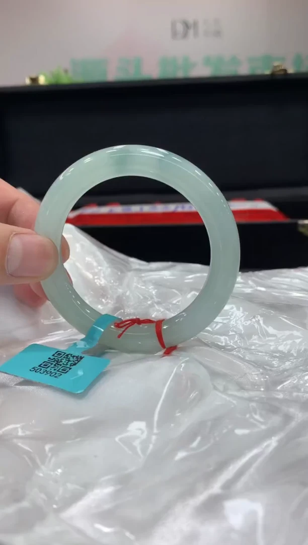 未镶嵌手镯翡翠翡翠手镯