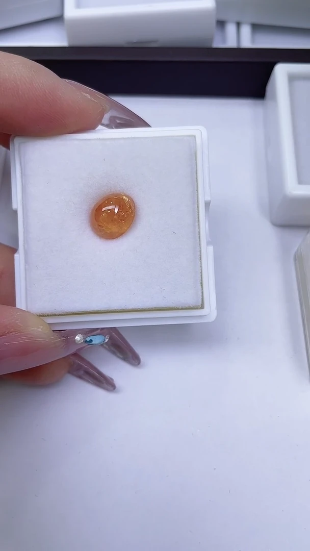 未镶嵌珠宝半成品石榴石芬达石6.3CT