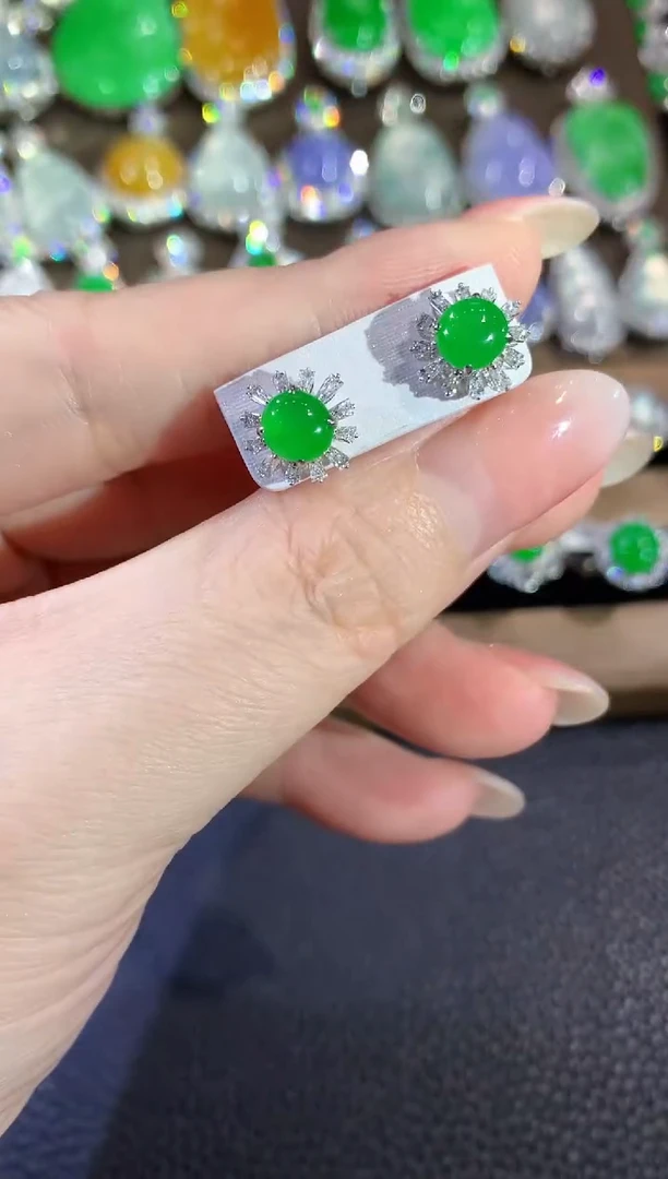 18K金镶嵌翡翠耳饰A97