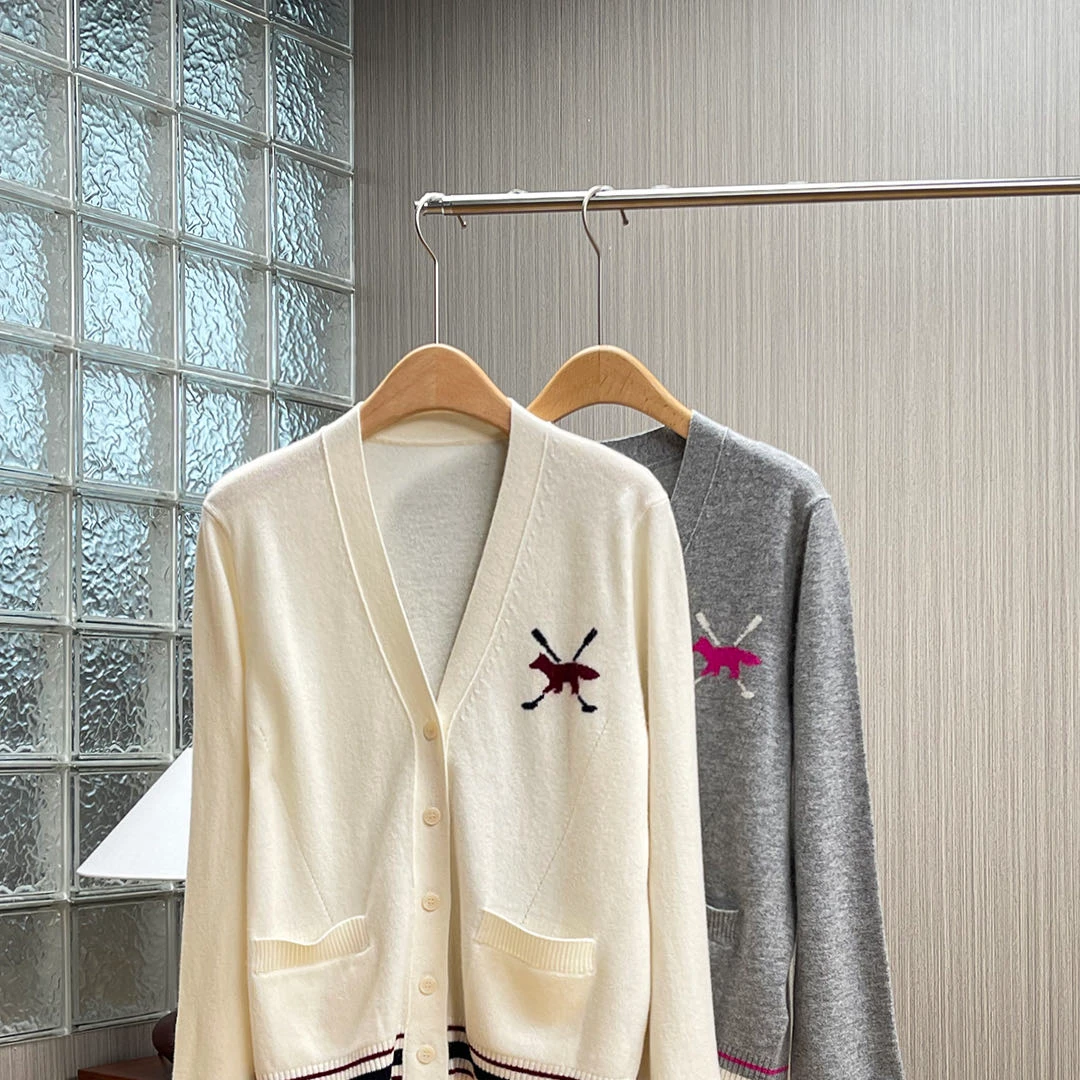 V领长袖针织开狐狸单排扣毛衣外套宽松绒感上衣女-24A024