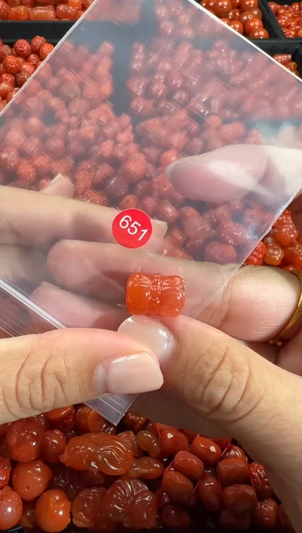 颈饰未镶嵌南红玛瑙1