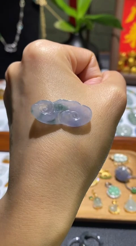 未镶嵌定制翡翠来***?仿古如意~