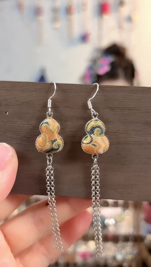 织绣民族风非遗老绣饰品016