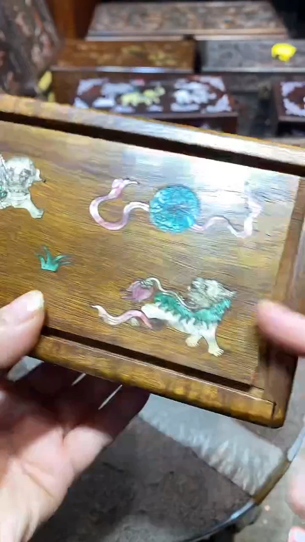 木木雕款盒子一个