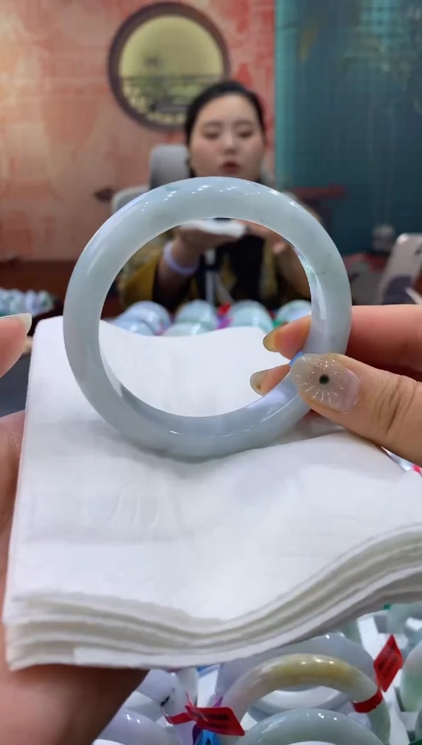 未镶嵌手镯翡翠多人00012381