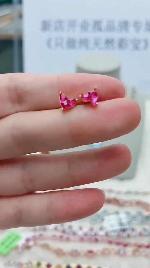 银S925镶嵌耳饰红宝石095ZB1117产品一个（多样性）0