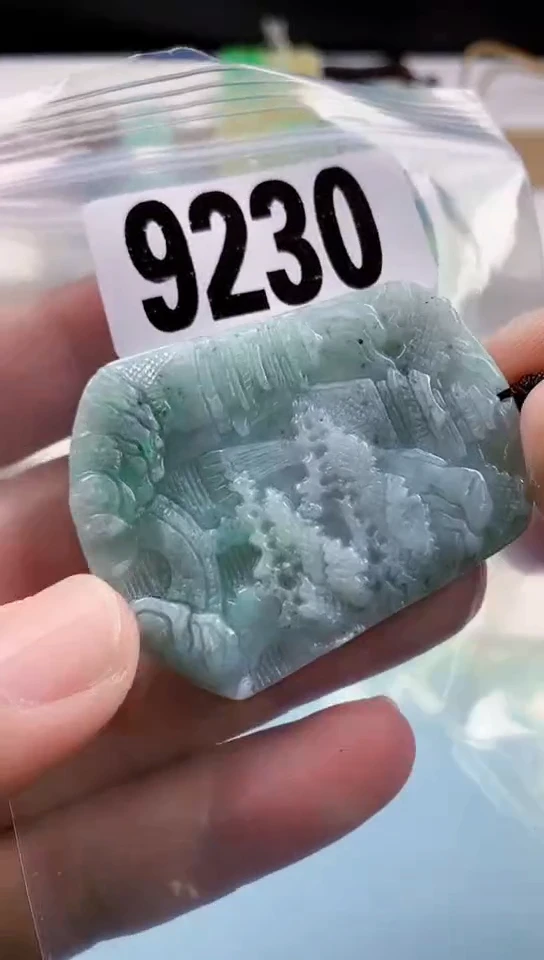【闪购商品】翡翠挂件未镶嵌天然翡翠吊坠挂件