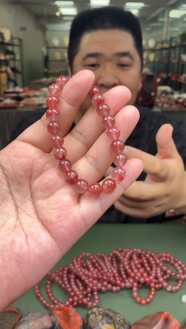 手串未镶嵌南红玛瑙单圈手串一条约8mm+多样性发货