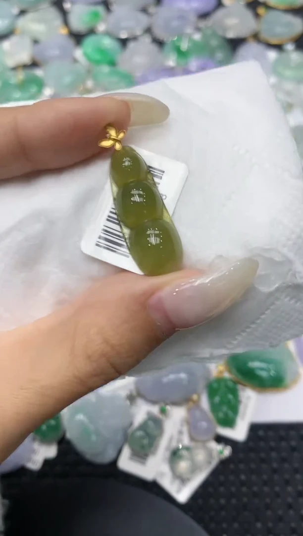 颈饰18K金镶嵌翡翠11111111111