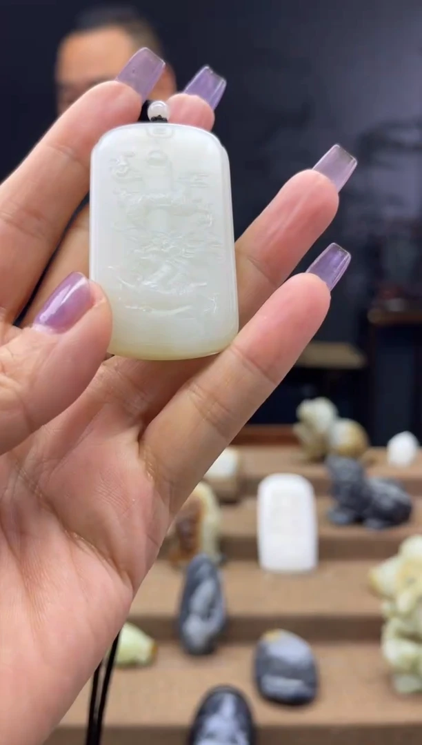 颈饰未镶嵌和田玉1