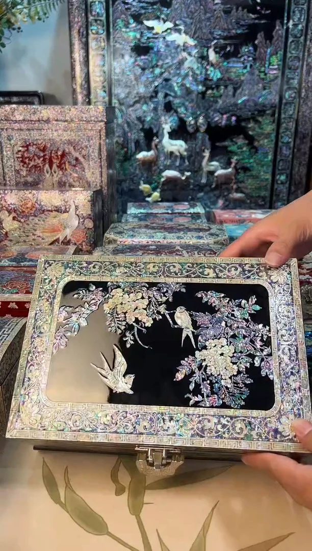 鱼锁满贝底·弘贝雅螺钿漆器文化馆