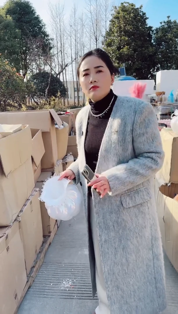 【闪购商品】玻璃私花微瑕花瓶--1J2AI