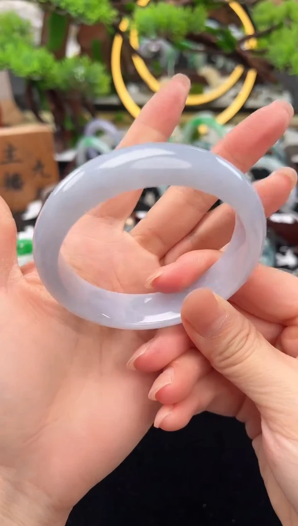 未镶嵌手镯翡翠手镯