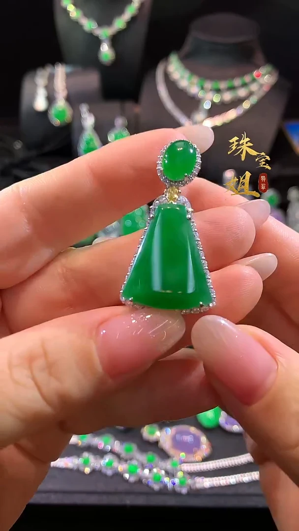 吊坠(不含链)18K金镶嵌翡翠吊坠