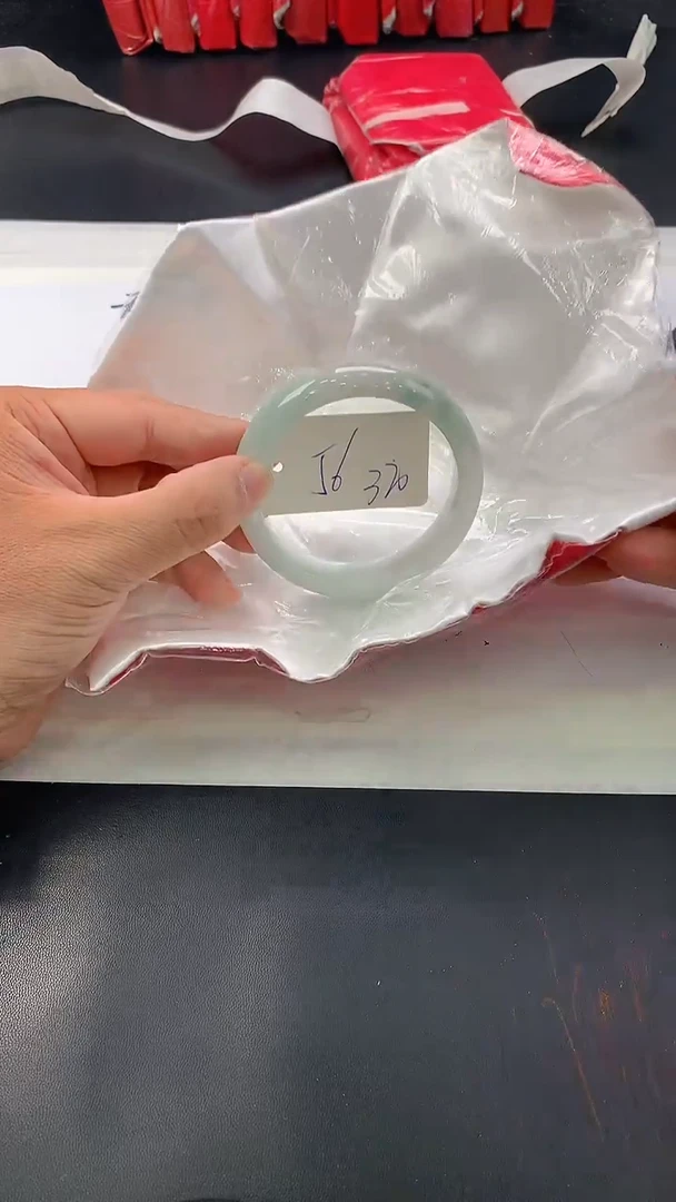 翡翠手镯未镶嵌194
