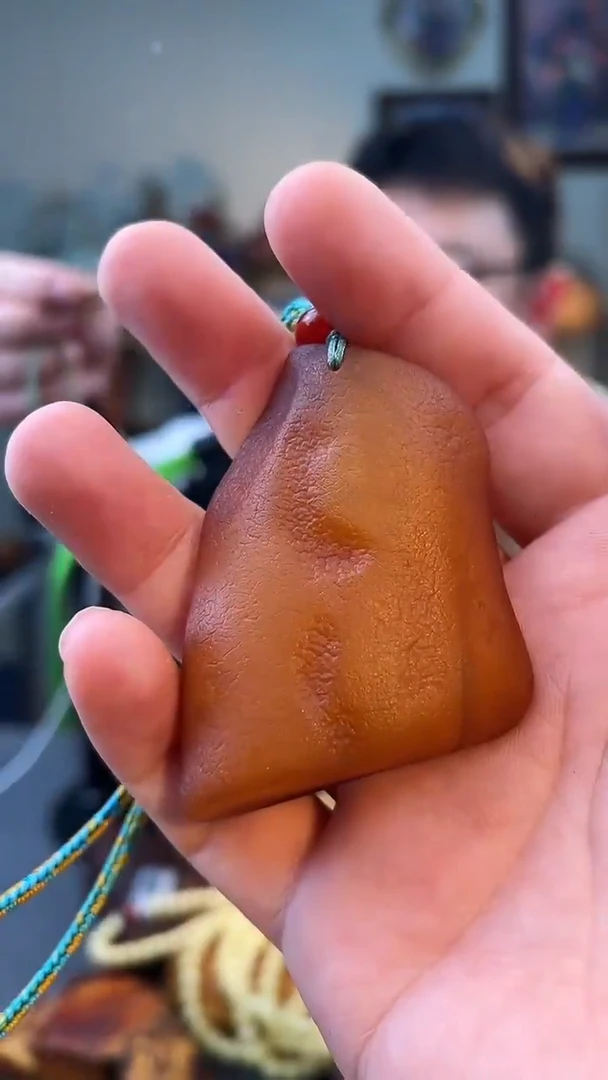 琥珀颈饰未镶嵌吊坠