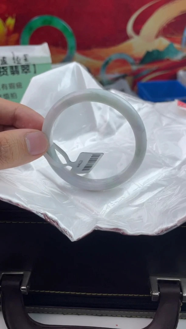 【闪购商品】翡翠手镯未镶嵌21翡翠手镯（微瑕）