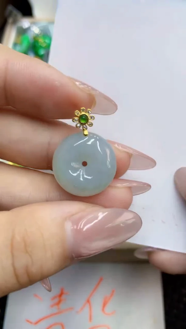 翡翠未镶嵌吊坠(不含链)1