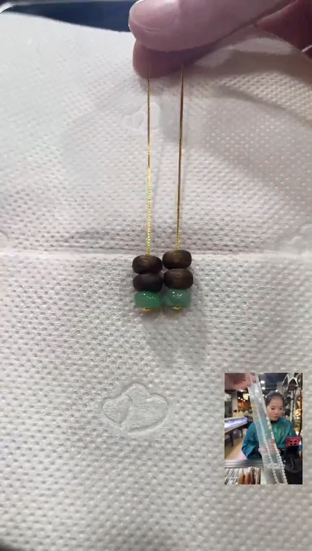 未镶嵌翡翠耳饰1