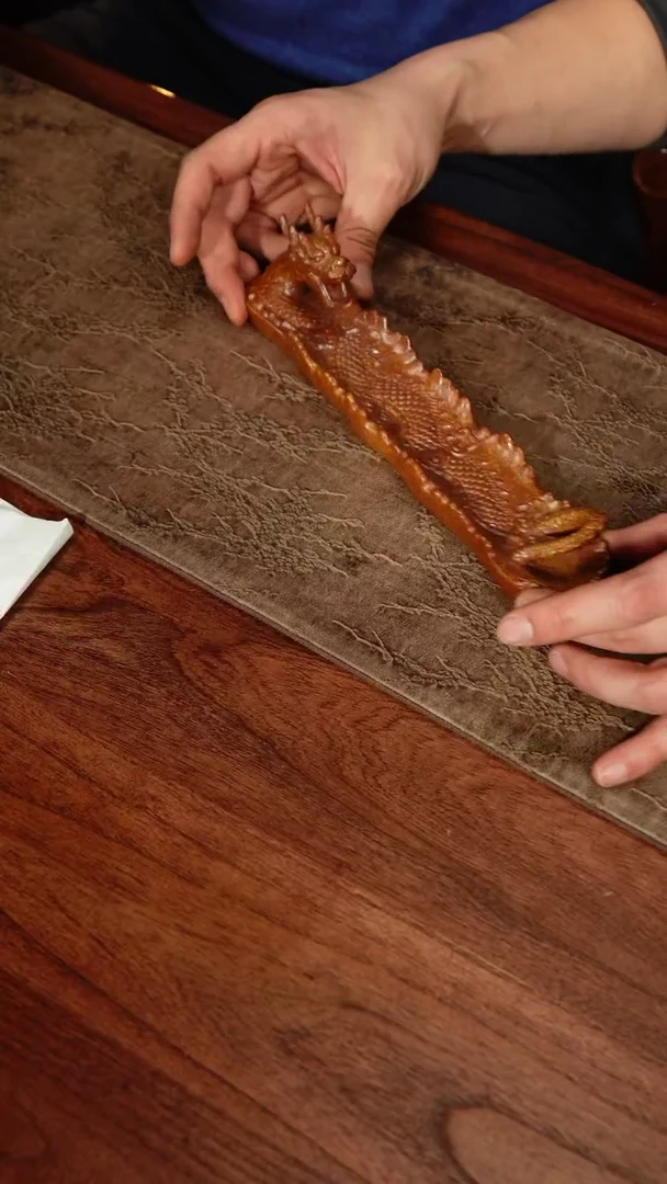 【闪购商品】75-12龙舟香插（灰釉）