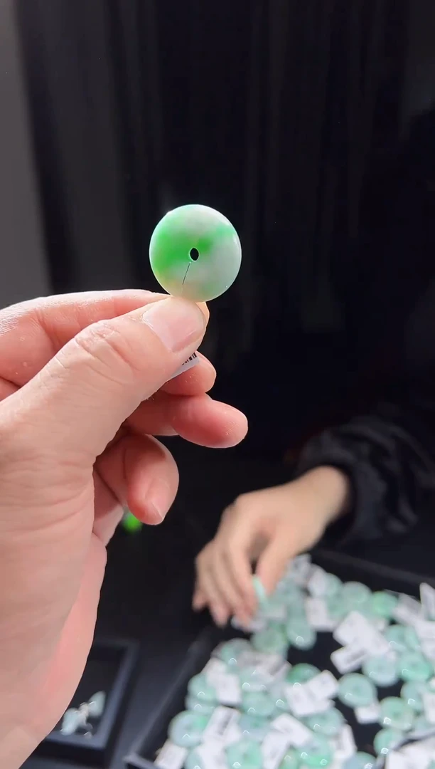 【闪购商品】翡翠颈饰未镶嵌天然翡翠（多样性发）平安扣10771