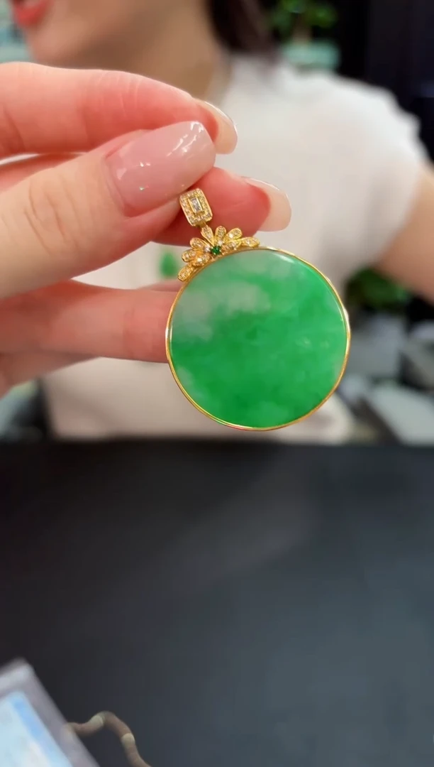 颈饰18K金镶嵌翡翠 缅料A货/支持复检/一件