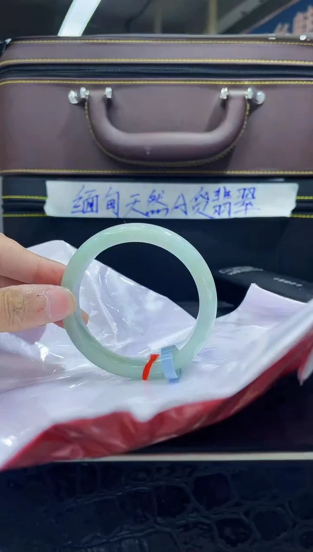 未镶嵌手镯翡翠4