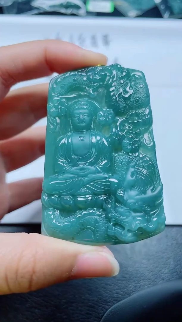 翡翠未镶嵌颈饰