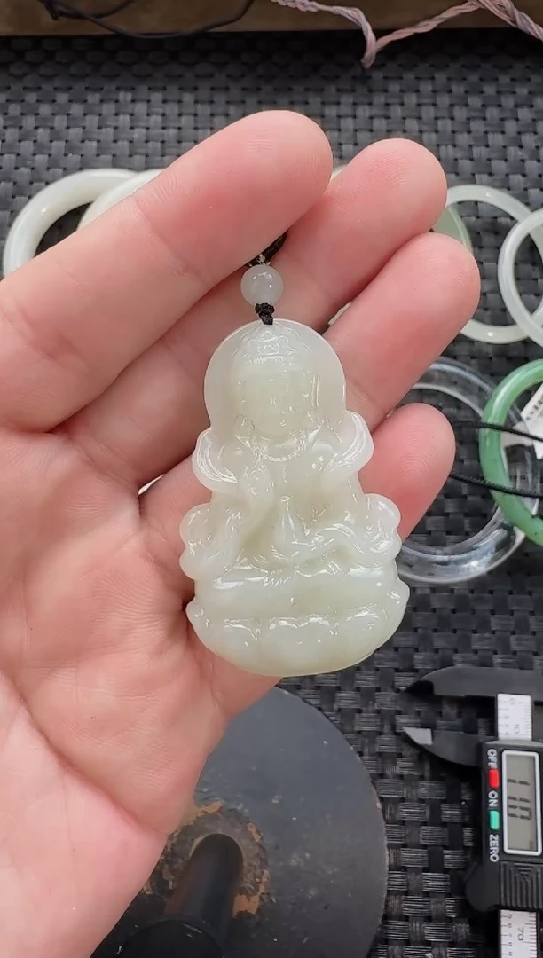 颈饰未镶嵌和田玉晴白观音
