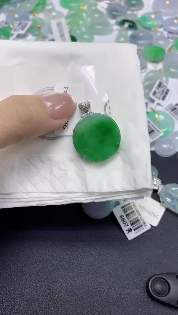 颈饰18K金镶嵌翡翠天然缅甸翡翠A货百元以上9元证书费自理