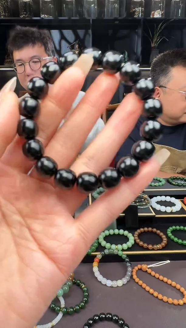 颈饰未镶嵌和田玉12mm黑青老型手串