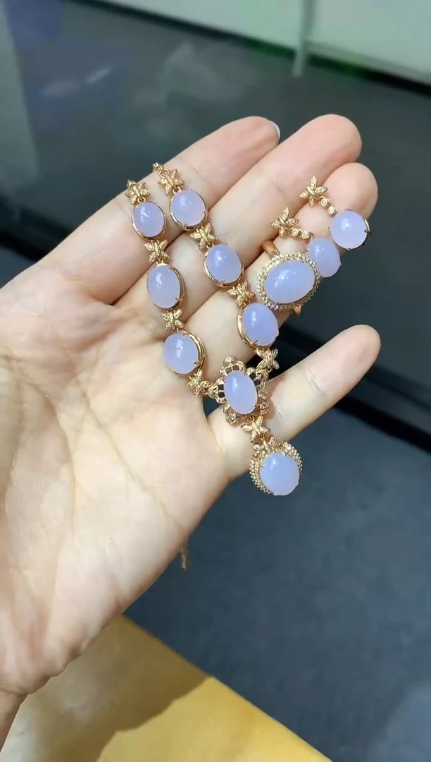 翡翠18K金镶嵌颈饰775-中国好珍宝