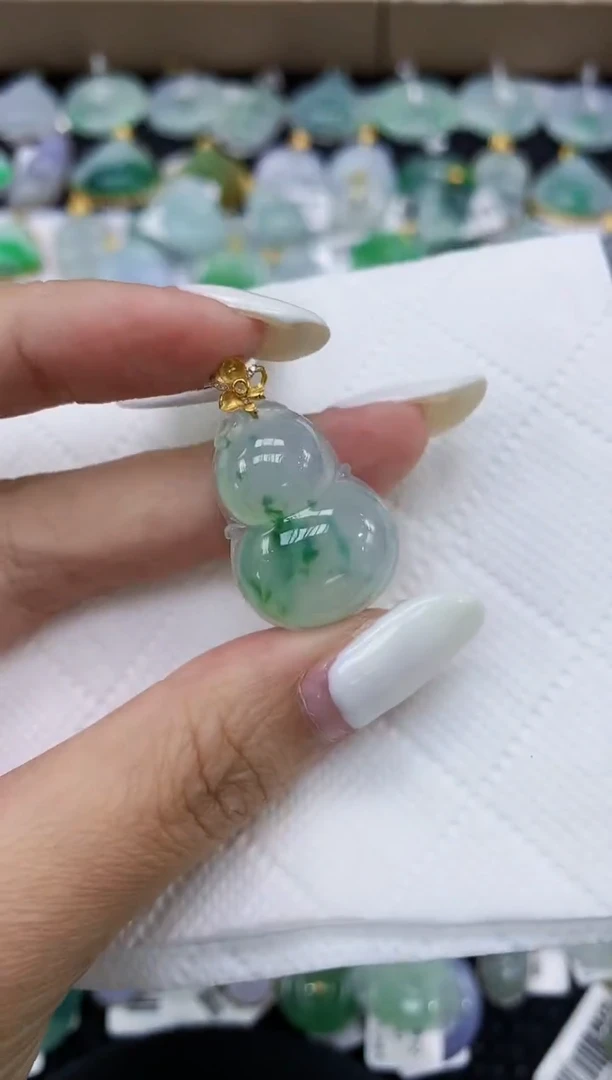 颈饰18K金镶嵌翡翠11111111111