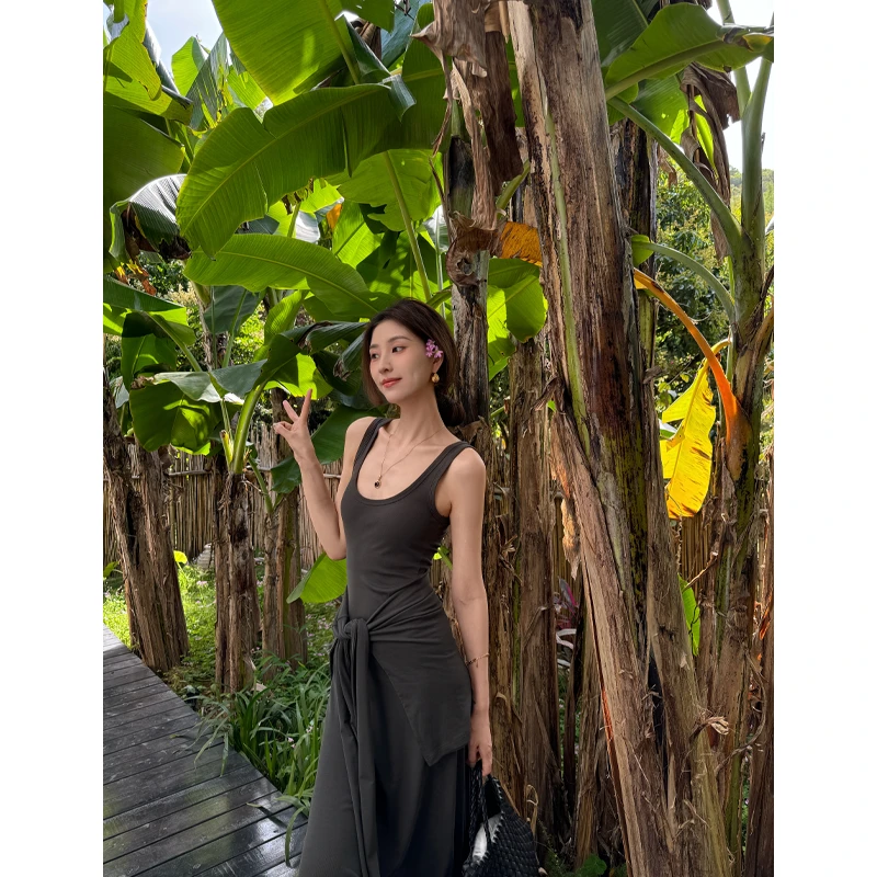 饭饭FANN COLLECTION 沙漠绿洲 天丝U领修身无袖连衣裙女FANNC129
