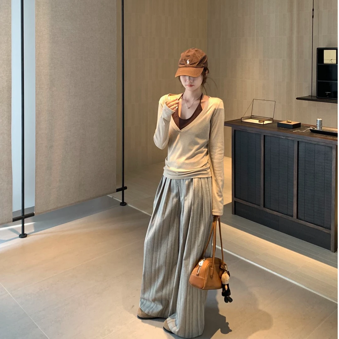 2025新款时尚防晒直筒长袖V领垂感辣妹风打底气质T恤常规款气质