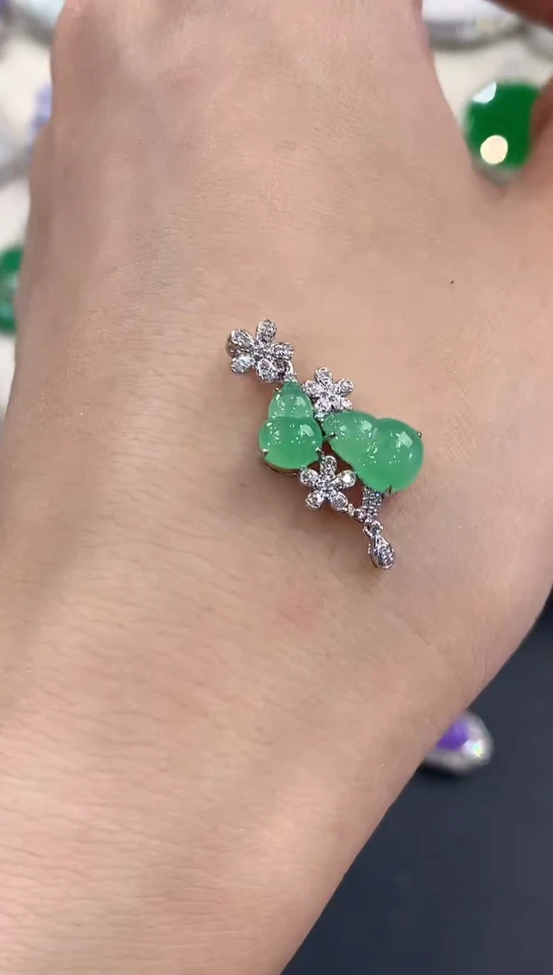 翡翠18K金镶嵌吊坠(不含链)B26