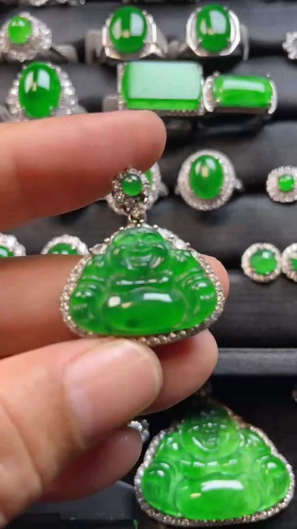 【闪购商品】翡翠颈饰银S925镶嵌翡翠