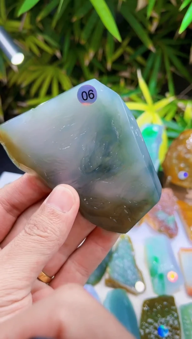 未镶嵌定制翡翠宏**业翡翠
