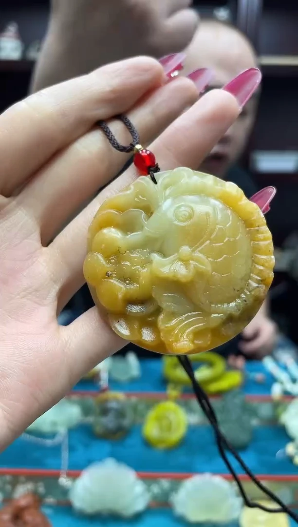 未镶嵌岫玉吊坠·